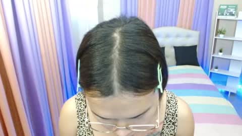 CHLOES ROOM online show from February 21, 7:00 am