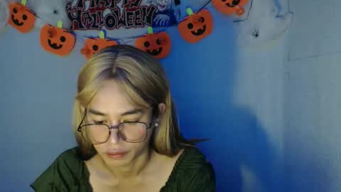 Snapshot of xxednathefuckgirlxx chatting on October 23, 5:00 am xxednathefuckgirlxx online show from October 23, 5:00 am