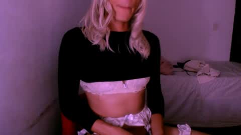 Chiara online show from April 5, 3:15 am