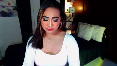 Snapshot of xxxgiganticoliviacummerxxx chatting on December 11, 3:04 pm OLIVIA online show from December 11, 3:04 pm