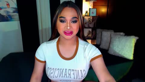 Snapshot of xxxgiganticoliviacummerxxx chatting on December 20, 2:38 pm OLIVIA online show from December 20, 2:38 pm