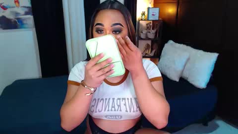 Snapshot of xxxgiganticoliviacummerxxx chatting on December 21, 3:53 pm OLIVIA online show from December 21, 3:53 pm
