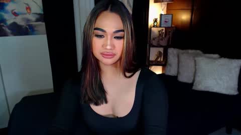 Snapshot of xxxgiganticoliviacummerxxx chatting on December 22, 3:44 pm OLIVIA online show from December 22, 3:44 pm