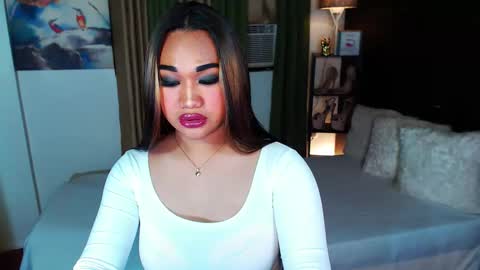 Snapshot of xxxgiganticoliviacummerxxx chatting on January 10, 12:15 pm OLIVIA online show from January 10, 12:15 pm
