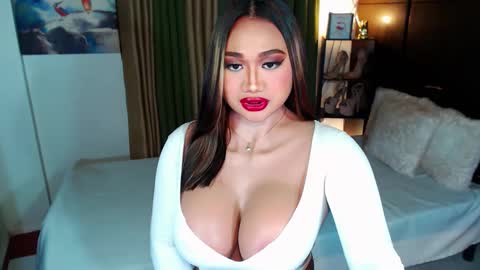 Snapshot of xxxgiganticoliviacummerxxx chatting on January 13, 2:42 pm OLIVIA online show from January 13, 2:42 pm