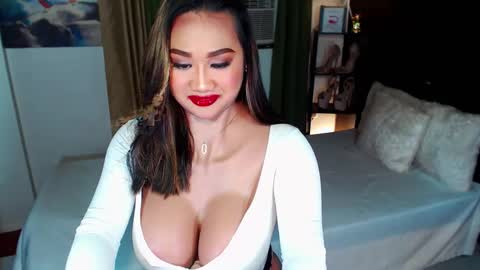 Snapshot of xxxgiganticoliviacummerxxx chatting on January 14, 2:11 pm OLIVIA online show from January 14, 2:11 pm