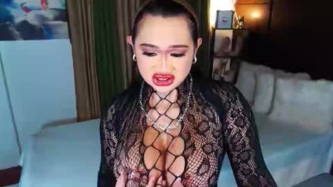 Snapshot of xxxgiganticoliviacummerxxx chatting on February 12, 2:33 pm OLIVIA online show from February 12, 2:33 pm