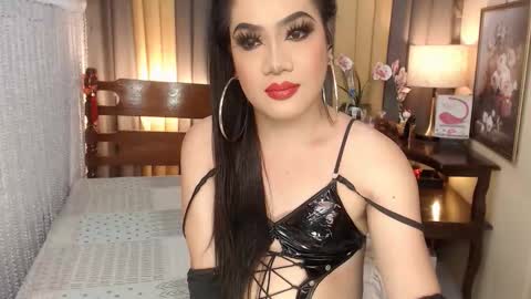 QUEENCY online show from February 12, 7:47 am