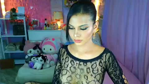 YANG AUDREY LONE online show from April 11, 1:44 am