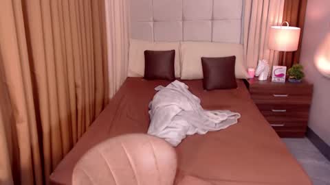 Allisonn Hensly online show from March 8, 10:54 am