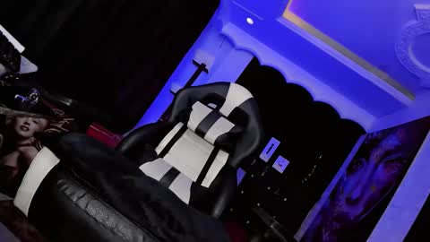 yarethrousss online show from March 15, 5:32 am