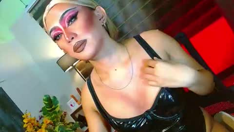 miss yasii online show from February 27, 6:25 pm