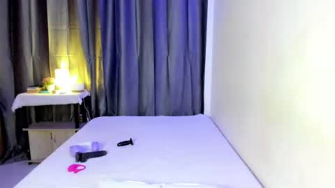 Snapshot of yonas_fucktoy chatting on October 24, 12:37 am yona online show from October 24, 12:37 am
