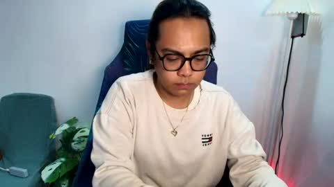 your_dreamgirlxxx69 online show from June 24, 7:50 am