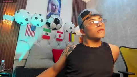 your_kitty_boy online show from June 18, 8:13 pm