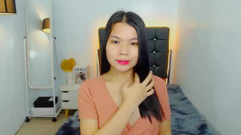 yourcuteprincess_ online show from July 1, 3:12 pm