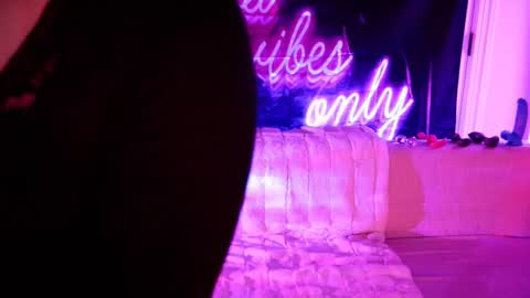 yourpartygurl online show from March 7, 4:51 am