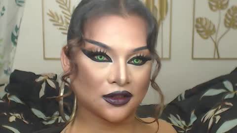 Snapshot of yourtrannyqueenxxx chatting on October 21, 11:50 pm Anastacia Grey online show from October 21, 11:50 pm