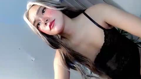 Snapshot of ysabella_love69 chatting on October 23, 7:51 pm ysabella_love69 online show from October 23, 7:51 pm