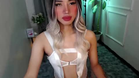 zelainalovetocum online show from February 1, 12:07 am