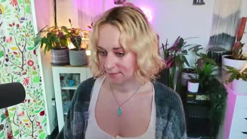 Zoey Ryan online show from March 28, 6:10 pm