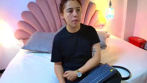 Zukulan online show from November 9, 4:57 am