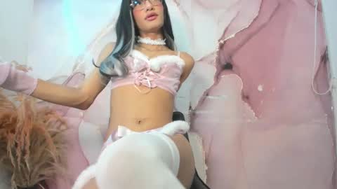 Zuri Lux online show from November 21, 9:49 pm