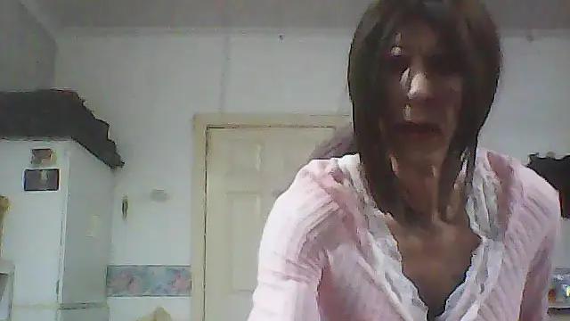 carrlie online show from April 26, 1:36 am