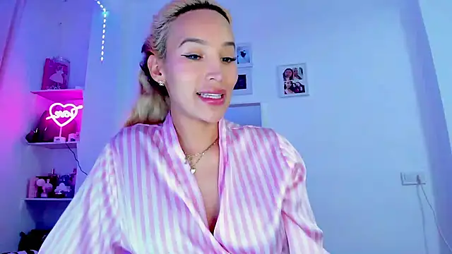  viioletweekend  online show from February 19, 8:48 pm