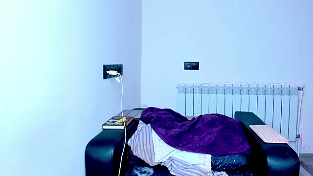 dollmore online show from October 30, 4:00 am