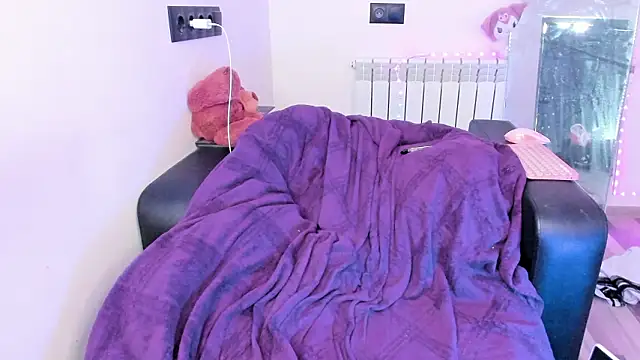 dollmore online show from March 31, 8:49 am