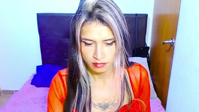Snapshot of Queen_camila chatting on February 11, 4:12 am Queen camila online show from February 11, 4:12 am