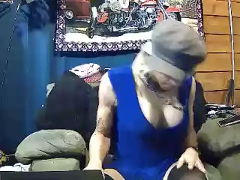 Snapshot of Brooke-lynn chatting on December 30, 7:04 am Brooke-lynn online show from December 30, 7:04 am