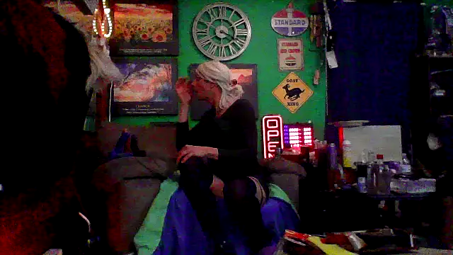 Snapshot of Brooke-lynn chatting on February 12, 9:20 am Brooke-lynn online show from February 12, 9:20 am