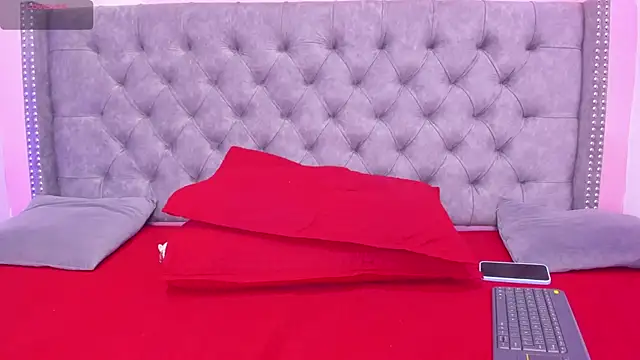 Sofia Girl  online show from November 21, 6:36 am