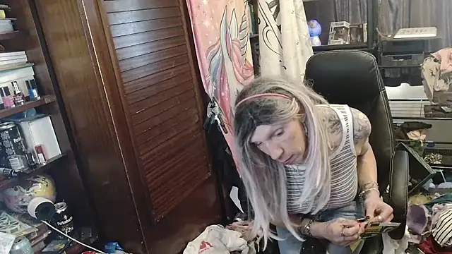 Ombeline1 online show from April 10, 12:44 pm