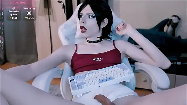 FemAlexa  online show from April 8, 7:15 pm