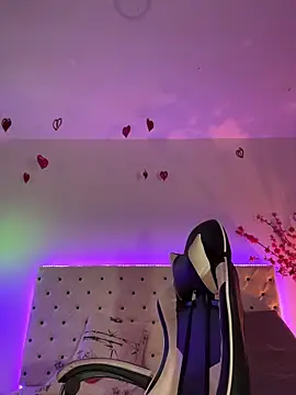 Elektra Queen online show from March 21, 1:05 pm