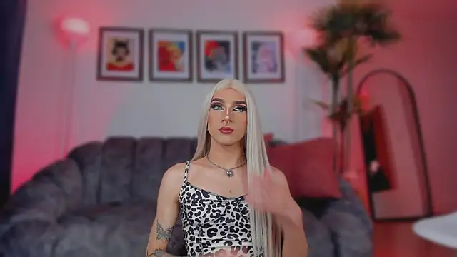 Taylor  foxxx online show from September 9, 5:06 am