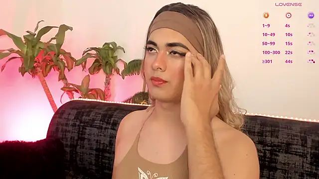 Snapshot of candy_canne__ chatting on January 25, 6:43 pm candy canne   online show from January 25, 6:43 pm