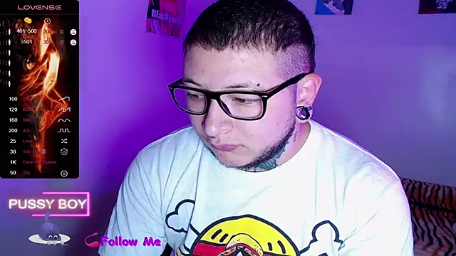 Snapshot of princeFtm chatting on October 24, 3:28 pm princeFtm online show from October 24, 3:28 pm