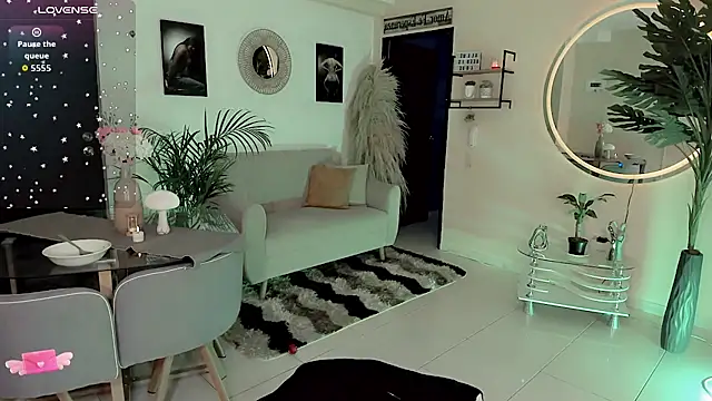 Franciis 4u online show from March 28, 8:27 am