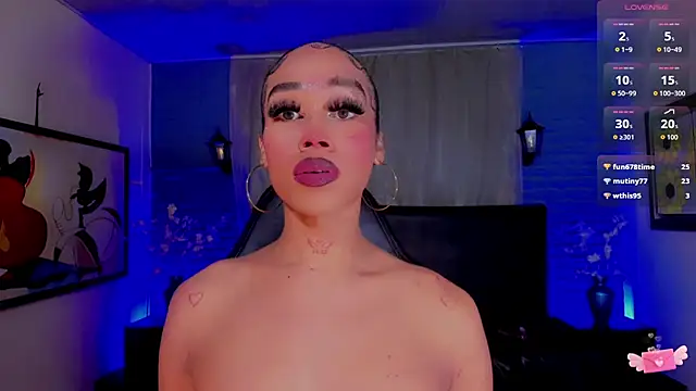  ChanellR  online show from April 10, 11:05 am