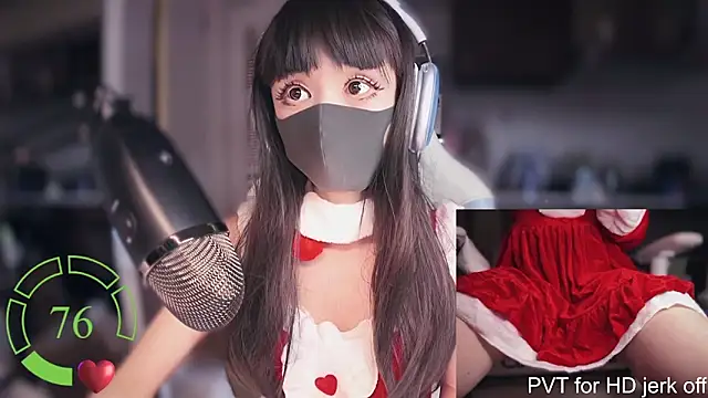 Snapshot of maku_00 chatting on December 21, 1:10 pm maku 00 online show from December 21, 1:10 pm