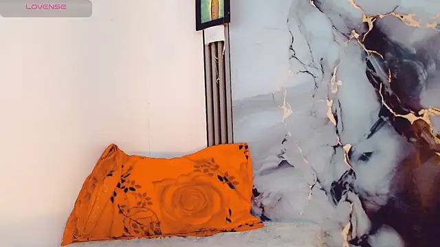 khiara moretti online show from November 12, 11:31 am