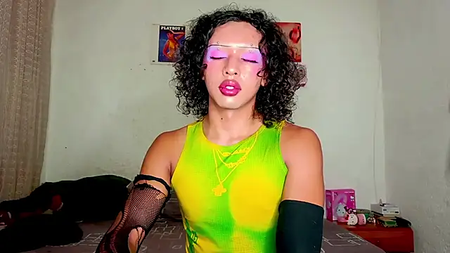 Snapshot of angelsdustxxx chatting on February 14, 5:09 am angelsdustxxx online show from February 14, 5:09 am
