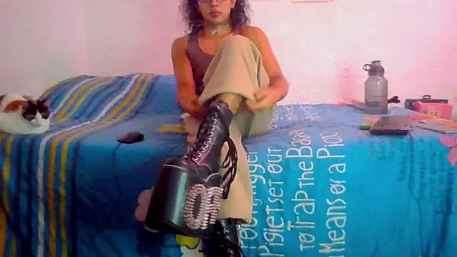 Snapshot of angelsdustxxx chatting on October 4, 5:52 am angelsdustxxx online show from October 4, 5:52 am