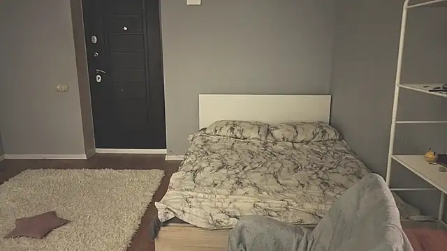 mollymila online show from April 18, 2:41 pm