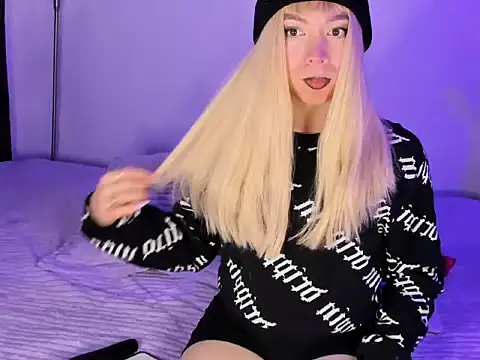 victoria qq online show from November 16, 5:45 pm