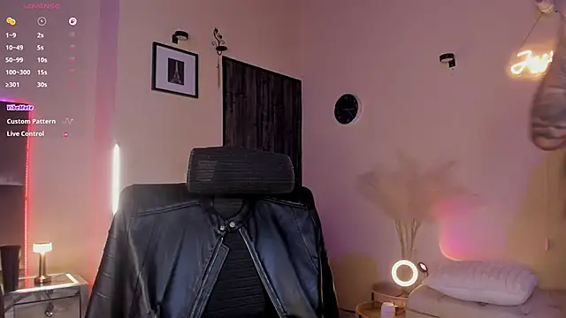 Jess Collen online show from April 6, 8:25 am